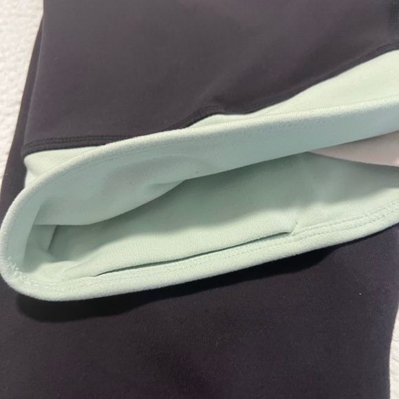 Fabletics Asymmetrical Workout Set - Picture 4 of 5